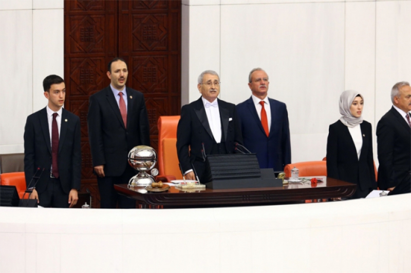Meclis’te dikkat çeken anlar