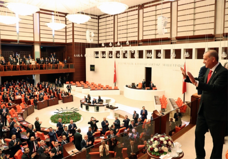 Meclis’te dikkat çeken anlar