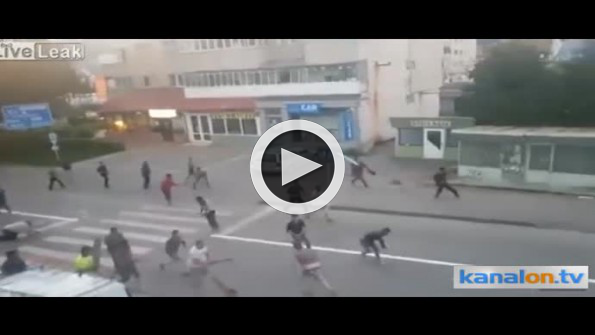 Taşlı sopalı mahalle kavgası kamerada