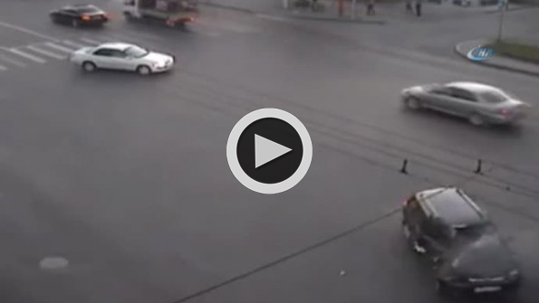 Motosikletlinin son anları böyle görüntülendi