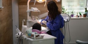 Sağlık Bakanlığı diş tedavisi sırasında alınacak tedbirleri Kovid-19’a göre güncelledi