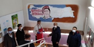 Konya’da ilkokulların duvarları çizimlerle süsleniyor
