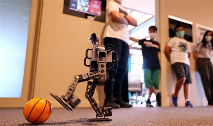 ​Cumhurbaşkanlığı Millet Kütüphanesi’nde ’İnsansı Robot’ eğitimleri veriliyor