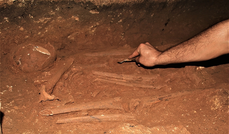 Antik kent Anemurium’da bir mezarda 2 bin yıllık 4 insan iskeleti bulundu