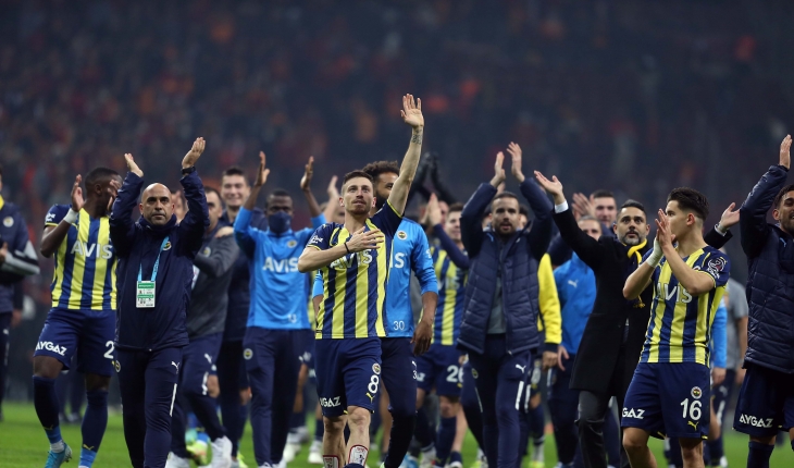 Fenerbahçe’de kötü hava, Galatasaray galibiyetiyle dağıldı