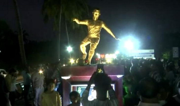 Ünlü futbolcu Ronaldo’nun heykeli Hindistan’ı karıştırdı