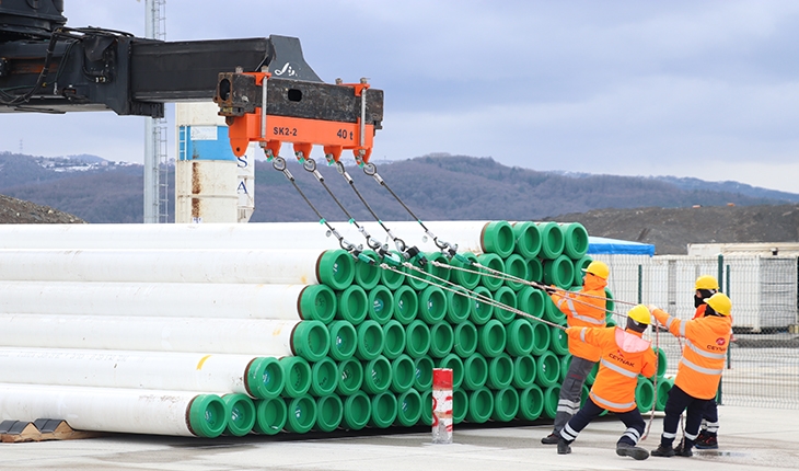 En büyük doğal gaz keşfini taşıyacak boruların ilk etabı Filyos Limanı’na getirildi