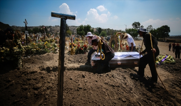 Meksika’da COVID-19 nedeniyle ölenlerin sayısı 305 bini aştı
