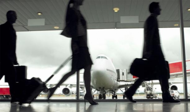 İngiltere’de personel yetersizliği nedeniyle uçuşlar iptal ediliyor