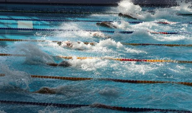 Yüzmede iki Türkiye rekoru kırıldı