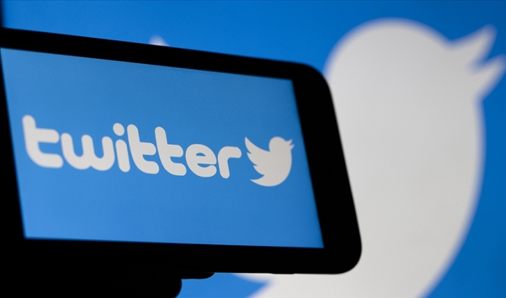 Twitter, iki üst düzey yöneticisini kovdu ve işe alımları durdurdu
