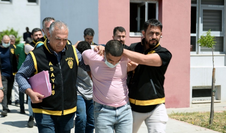 Adana’daki hırsızlar çalıntı araçla akaryakıt istasyonunu soydu