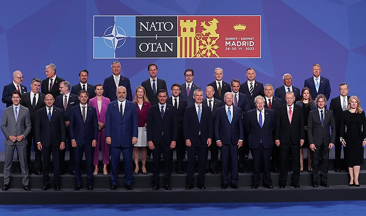Cumhurbaşkanı Erdoğan, NATO Zirvesi’nde aile fotoğrafına katıldı