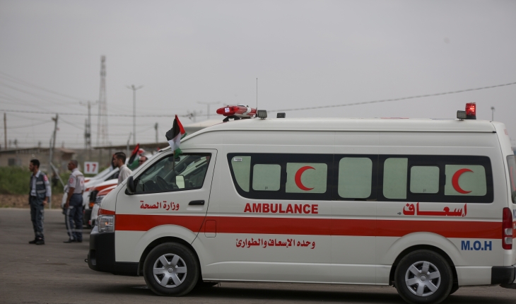 Gazze’de hastaların hayatını tehlikeye atan İsrail ablukası ambulanslarla protesto edildi