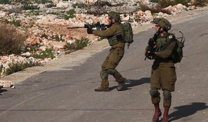 İsrail güçleri işgal altındaki Batı Şeria’da 15 Filistinliyi gözaltına aldı