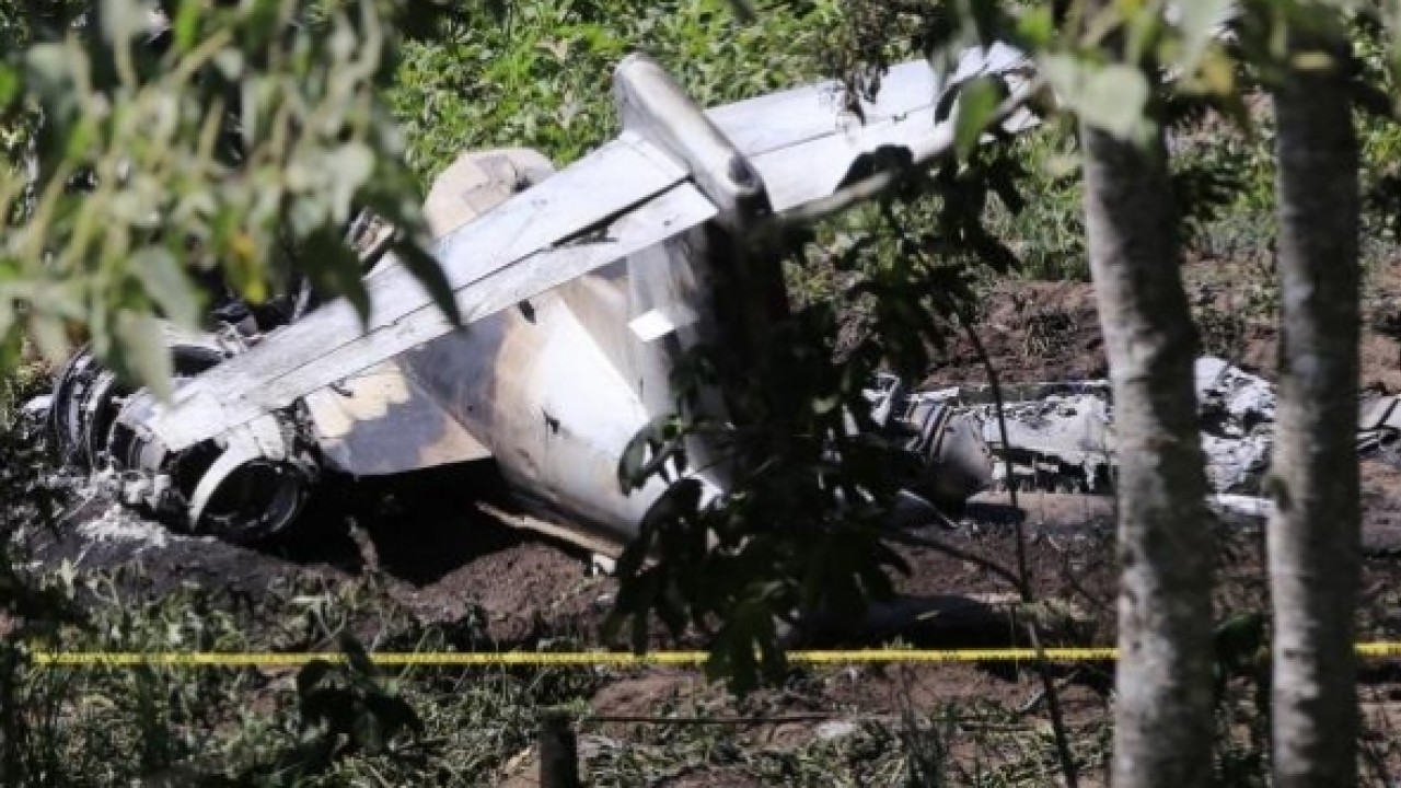 Hava Kuvvetlerine ait bir eğitim uçağı düştü
