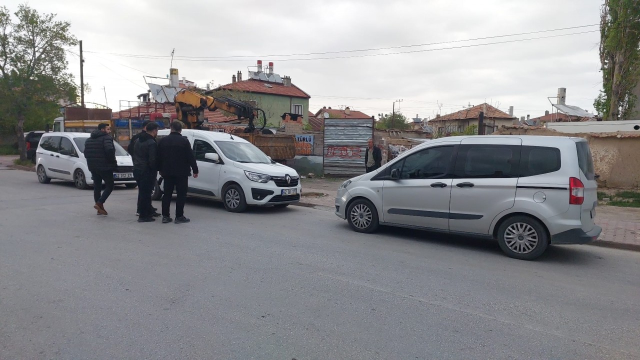 Konya’da park sorunu nedeniyle silahlı kavga! 12 yaşındaki çocuk yaralandı